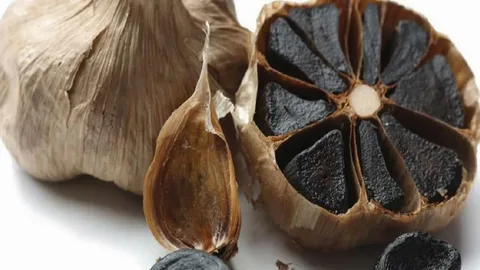 تصویر 4 از سیر سیاه کرمان کبابی با طعم کاراملی ویژه